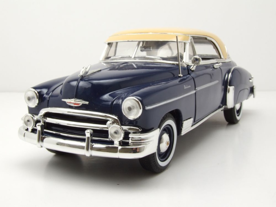 Chevrolet Bel Air 1950 dunkelblau beige Modellauto 1:18 Motormax