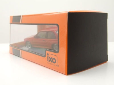 BMW M3 E30 1990 rot Modellauto 1:43 ixo models