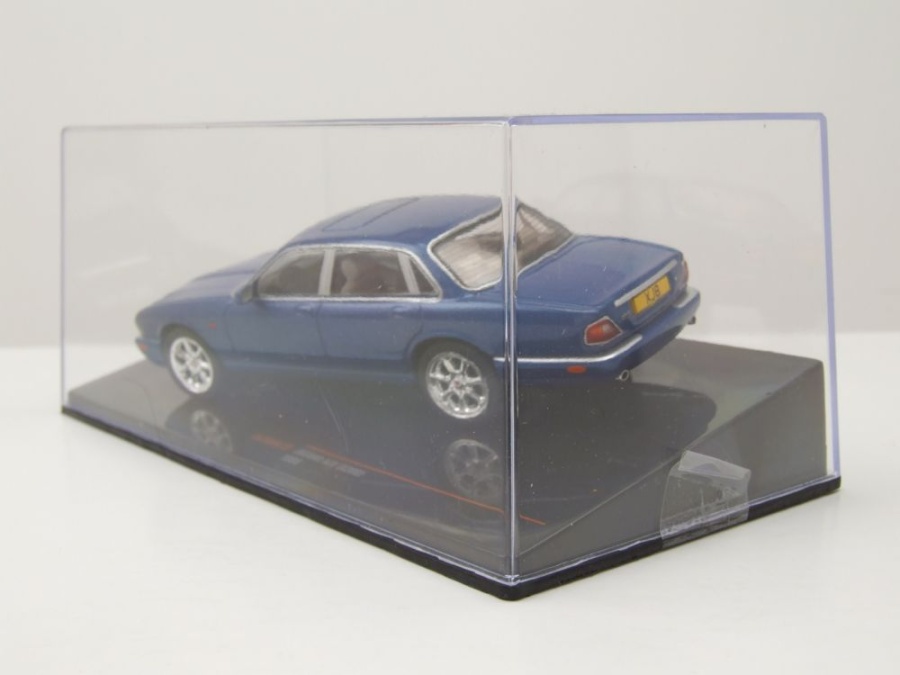 1:43 AutoArt Jaguar XJ8 (Neu (gemäss Beschreibung)) in Reconvilier für