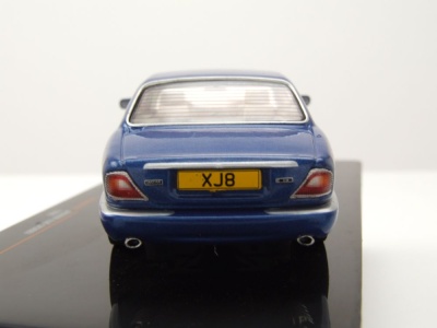 Jaguar XJ8 X308 RHD 1998 blau metallic Modellauto 1:43 ixo models