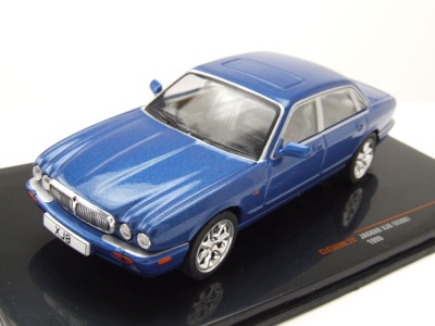 Jaguar XJ8 X308 RHD 1998 blau metallic Modellauto 1:43 ixo models