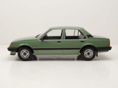 Opel Ascona C 1981 grün Modellauto 1:18 MCG