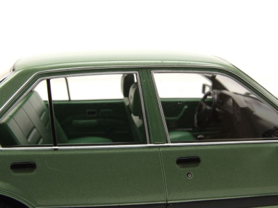 Opel Ascona C 1981 grün Modellauto 1:18 MCG