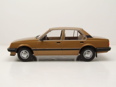 Opel Ascona C 1981 beige metallic Modellauto 1:18 MCG