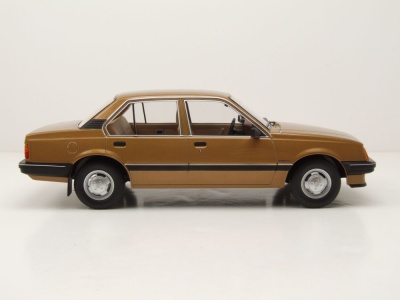 Opel Ascona C 1981 beige metallic Modellauto 1:18 MCG