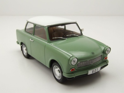 Trabant 601 Trabbi 1965 hellgrün weiß Modellauto 1:24 Whitebox