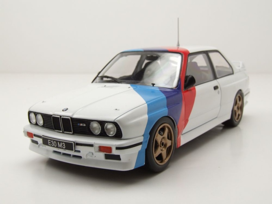 BMW M3 E30 1989 weiß Modellauto 1:24 Whitebox