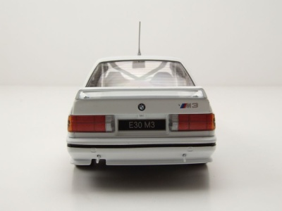 BMW M3 E30 1989 weiß Modellauto 1:24 Whitebox