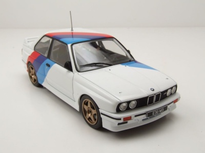 BMW M3 E30 1989 weiß Modellauto 1:24 Whitebox