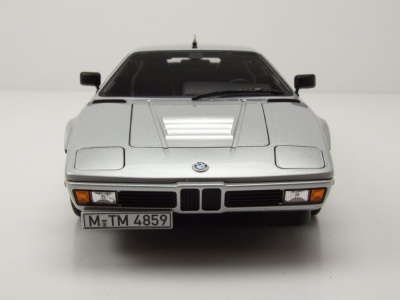 BMW M1 1980 silber Modellauto 1:18 Norev
