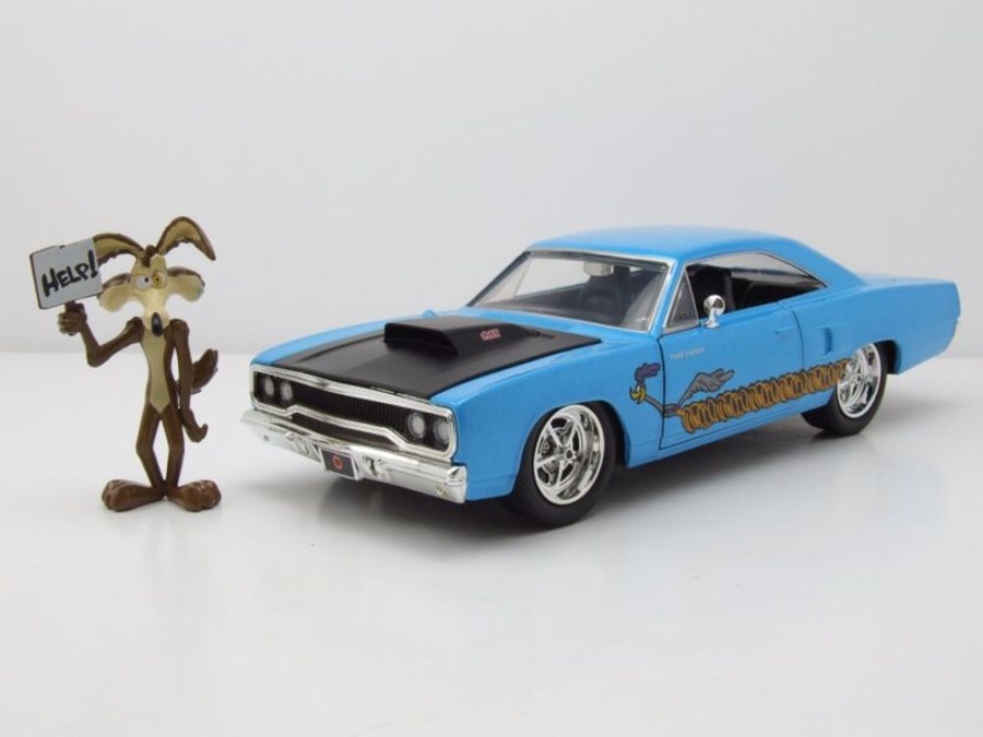 Plymouth Road Runner 1970 hellblau Looney Tunes mit Wile E. Coyote Figur Modellauto 1:24 Jada Toys