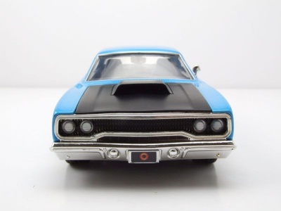 Plymouth Road Runner 1970 hellblau Looney Tunes mit Wile E. Coyote Figur Modellauto 1:24 Jada Toys