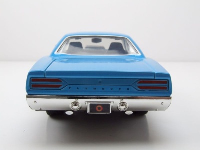 Plymouth Road Runner 1970 hellblau Looney Tunes mit Wile E. Coyote Figur Modellauto 1:24 Jada Toys