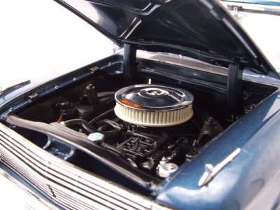Ford Falcon Hardtop 1963 dunkelblau Modellauto 1:18 Sun Star