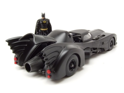 Batmobile Batman 1989 schwarz mit Figur Modellauto 1:24 Jada Toys