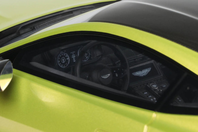 Aston Martin Vantage 2024 gelb metallic Modellauto 1:18 GT Spirit