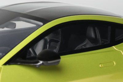 Aston Martin Vantage 2024 gelb metallic Modellauto 1:18 GT Spirit