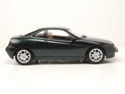 Alfa Romeo GTV 2001 dunkelgrün metallic Modellauto 1:18 Norev