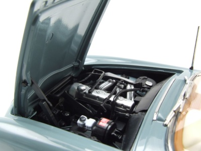 Mercedes 230 SL Pagode W113 1963 hellblau Knockin on Heavens Door Modellauto 1:18 Norev
