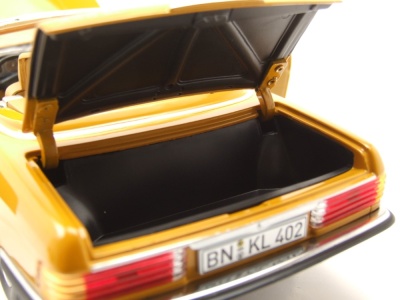 Mercedes 450 SL Cabrio R107 1975 orange Modellauto 1:18 Norev