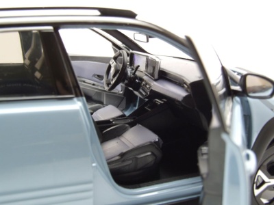 Renault 4 E-Tech 100% Electric 2025 hellblau schwarz Modellauto 1:18 Norev