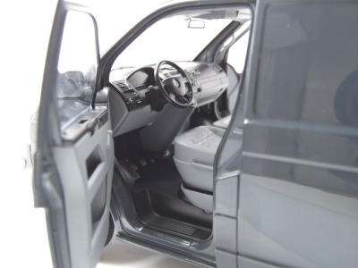 VW T4 Bus Transporter 2003 grau Modellauto 1:18 Norev