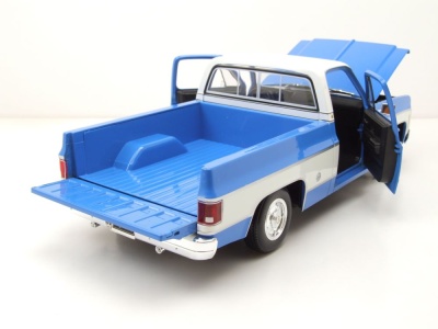 Chevrolet C-10 Cheyenne Super Pick Up 1974 blau weiß Modellauto 1:18 Maisto