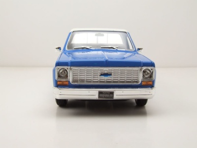 Chevrolet C-10 Cheyenne Super Pick Up 1974 blau weiß Modellauto 1:18 Maisto