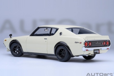 Nissan Skyline 2000 GT-R 1973 weiß Modellauto 1:18...