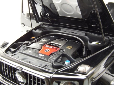 Brabus G63 Mercedes G-Klasse 4x4 2023 schwarz metallic Modellauto 1:18 Almost Real