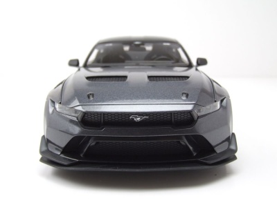 Ford Mustang GTD 2025 grau metallic Modellauto 1:18 Maisto