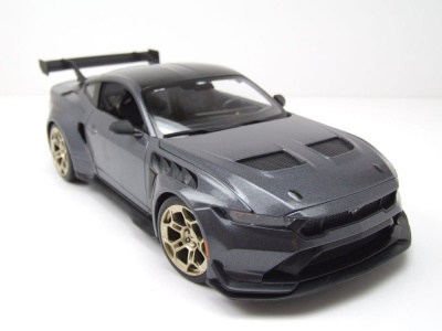 Ford Mustang GTD 2025 grau metallic Modellauto 1:18 Maisto