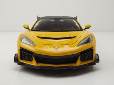 Chevrolet Corvette ZR1 Coupe gelb schwarz Modellauto 1:18 Maisto