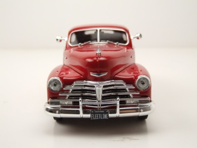 Chevrolet Fleetline Aerosedan 1948 rot Modellauto 1:24 Maisto