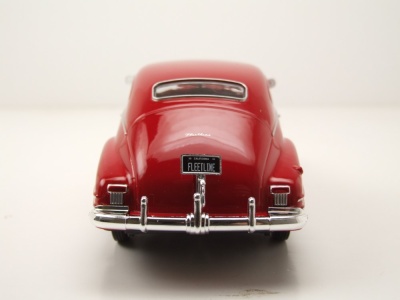 Chevrolet Fleetline Aerosedan 1948 rot Modellauto 1:24 Maisto