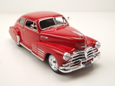Chevrolet Fleetline Aerosedan 1948 rot Modellauto 1:24 Maisto