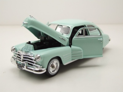 Chevrolet Fleetline Aerosedan 1948 hellgrün Modellauto 1:24 Maisto