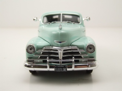 Chevrolet Fleetline Aerosedan 1948 hellgrün Modellauto 1:24 Maisto