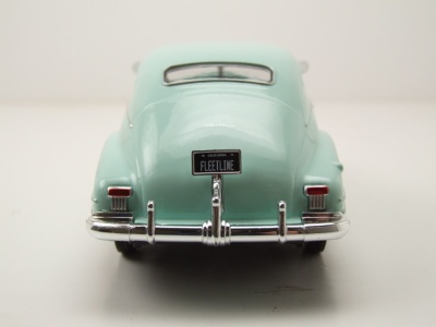 Chevrolet Fleetline Aerosedan 1948 hellgrün Modellauto 1:24 Maisto