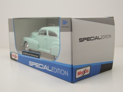 Chevrolet Fleetline Aerosedan 1948 hellgrün Modellauto 1:24 Maisto