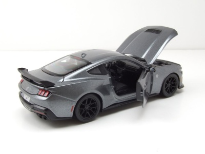Ford Mustang Dark Horse 2024 grau metallic Modellauto 1:24 Maisto