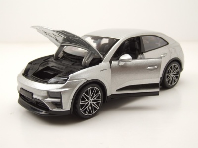 Porsche Macan Turbo E 2024 silber Modellauto 1:24 Bburago