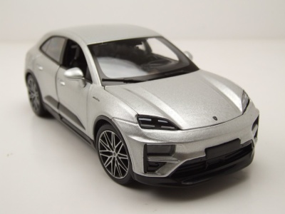 Porsche Macan Turbo E 2024 silber Modellauto 1:24 Bburago