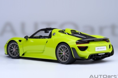 Porsche 918 Spyder Weissach Package 2013 grün...