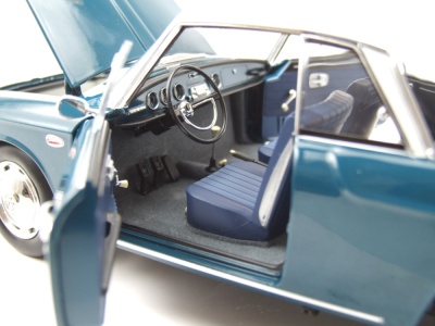 VW Karmann Ghia 1500 Typ 34 1961 dunkelblau weiß Modellauto 1:18 Norev