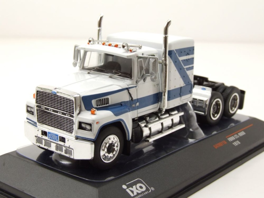 Ford LTL 9000 Zugmaschine 1978 weiß Modellauto 1:64 ixo models