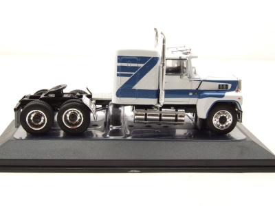 Ford LTL 9000 Zugmaschine 1978 weiß Modellauto 1:64 ixo models
