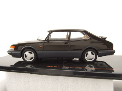 Saab 900 Turbo 1988 schwarz Modellauto 1:43 ixo models