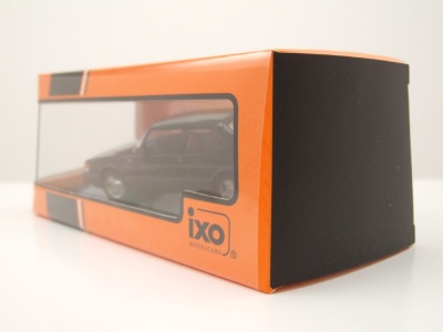 Saab 900 Turbo 1988 schwarz Modellauto 1:43 ixo models