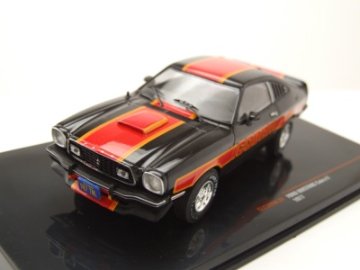 Ford Mustang II Cobra 1977 schwarz rot  Modellauto 1:43 ixo models